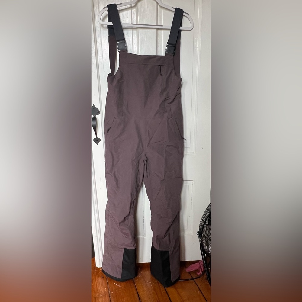 REI Women's size small snow pants bib style